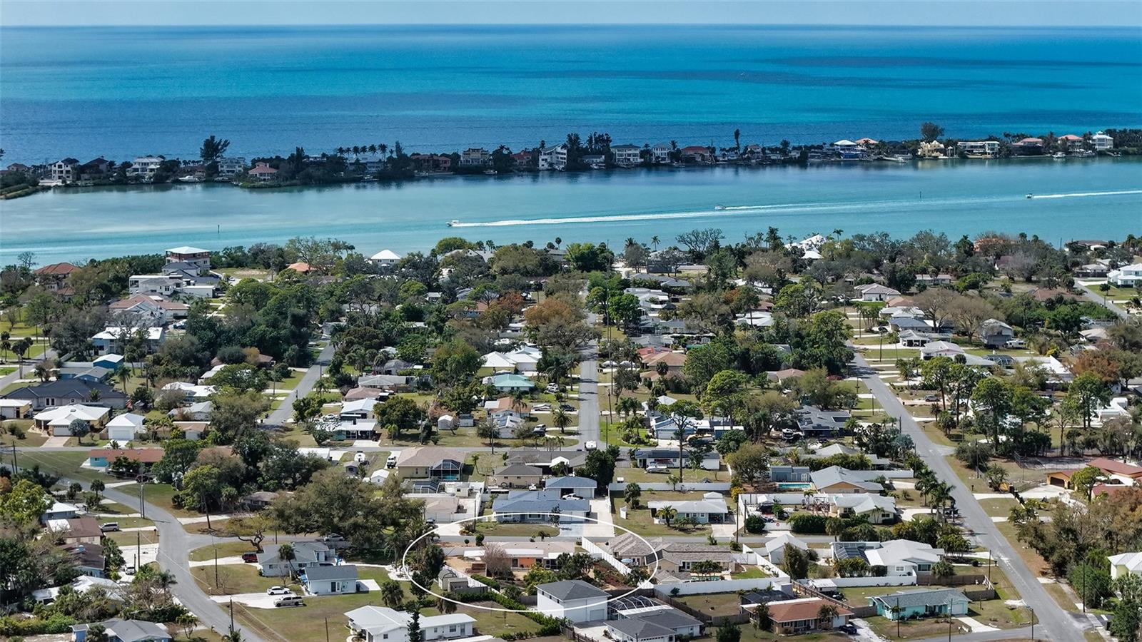 LAUREL VILLA - Residential