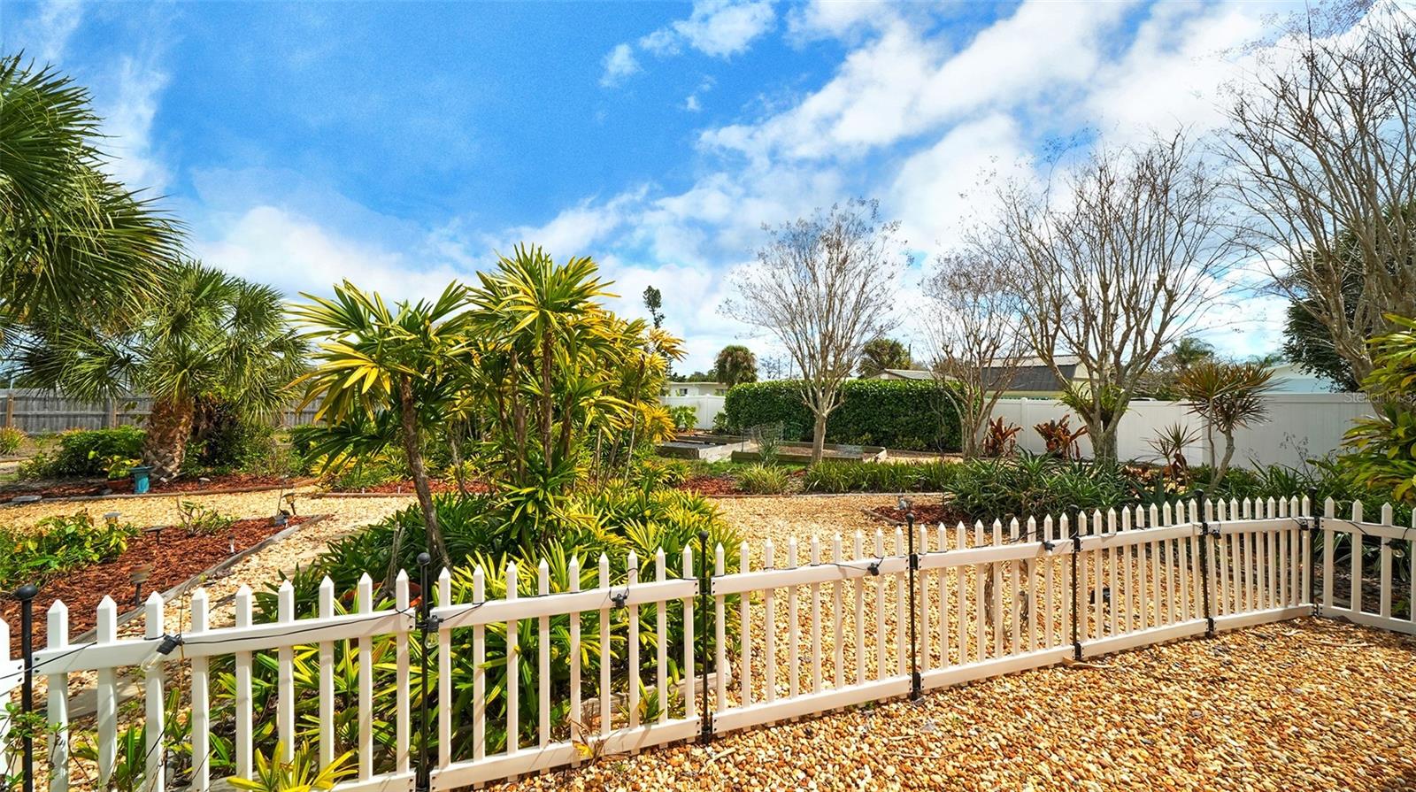 LAUREL VILLA - Residential