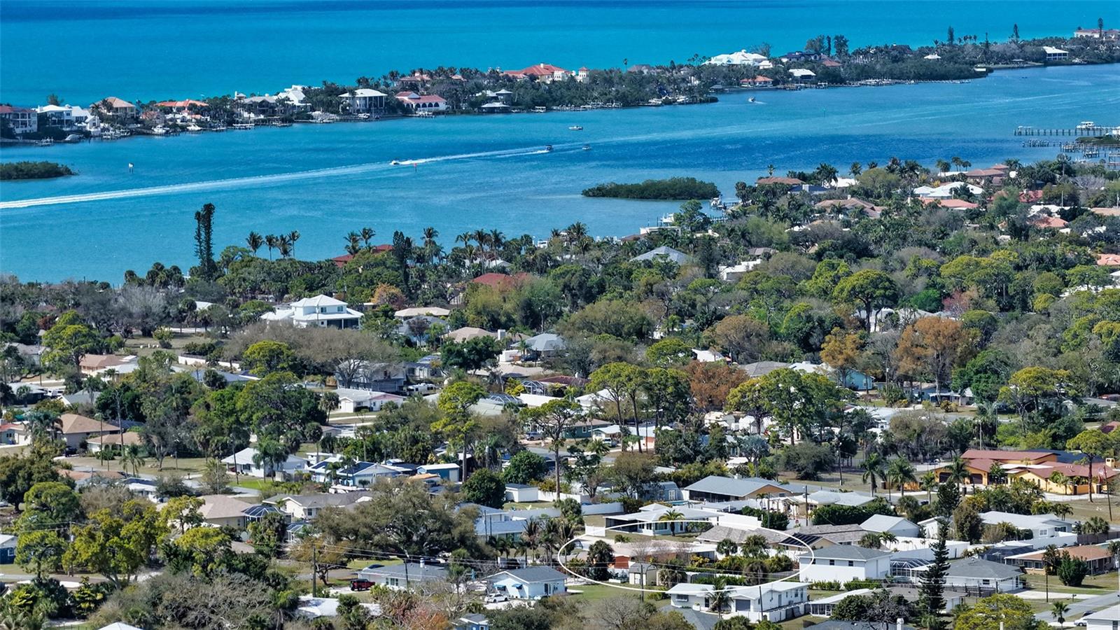 LAUREL VILLA - Residential