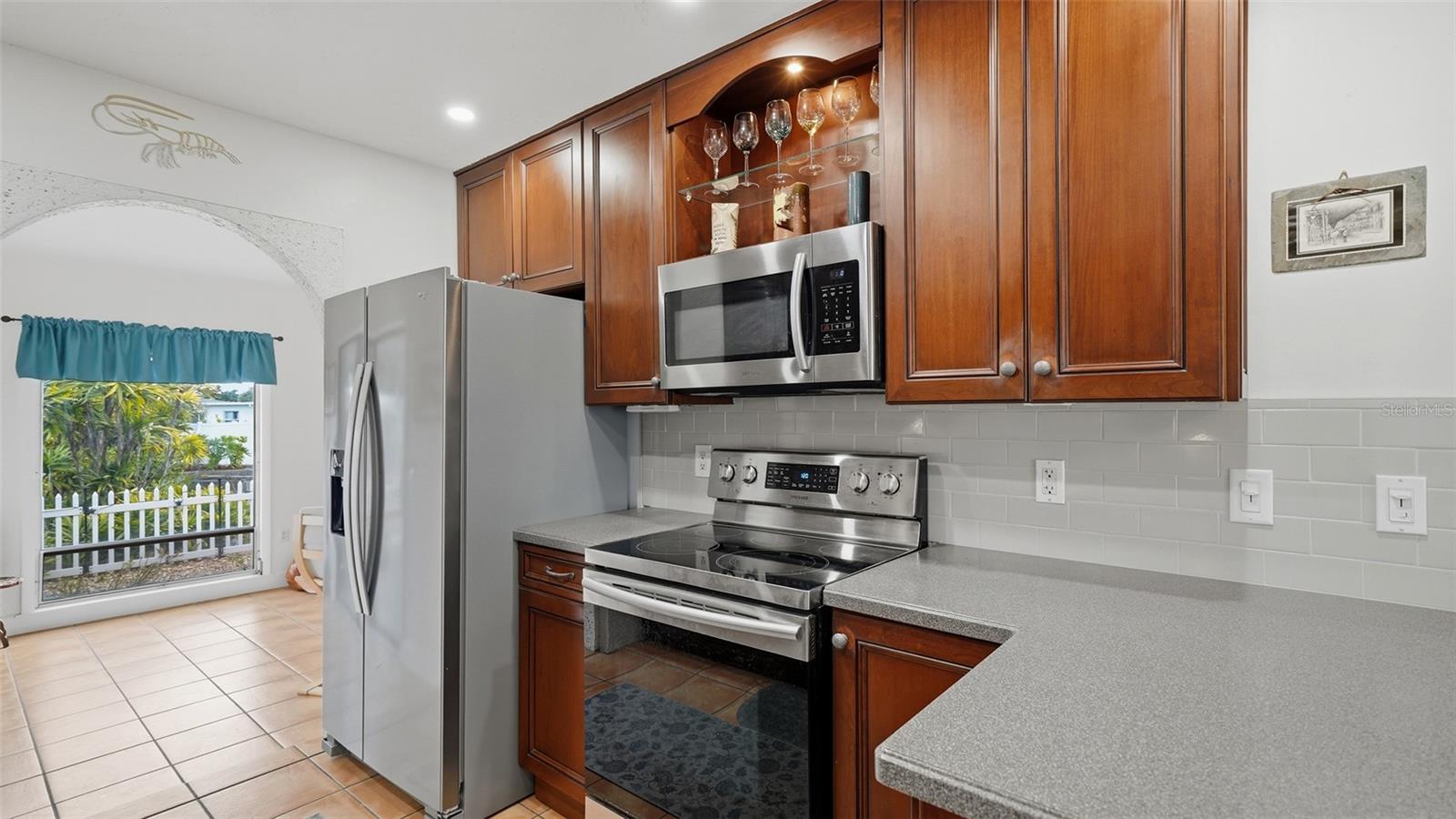 LAUREL VILLA - Residential