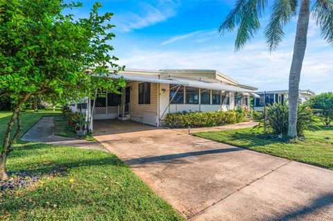 A home in PALM HARBOR