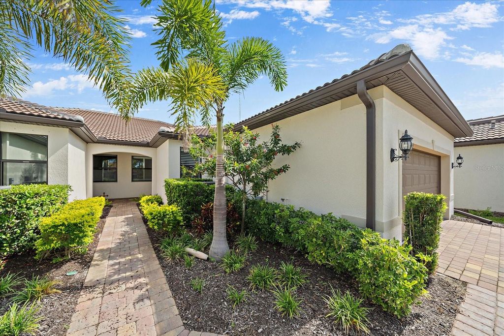 Photo of 13924 Vadini Street, Venice, FL 34293 (MLS # A4661900)