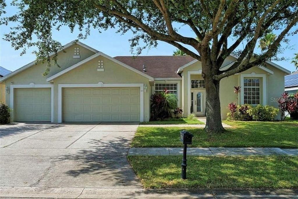 Photo of 111 Nottingham Way, Davenport, FL 33897 (MLS # O6353144)