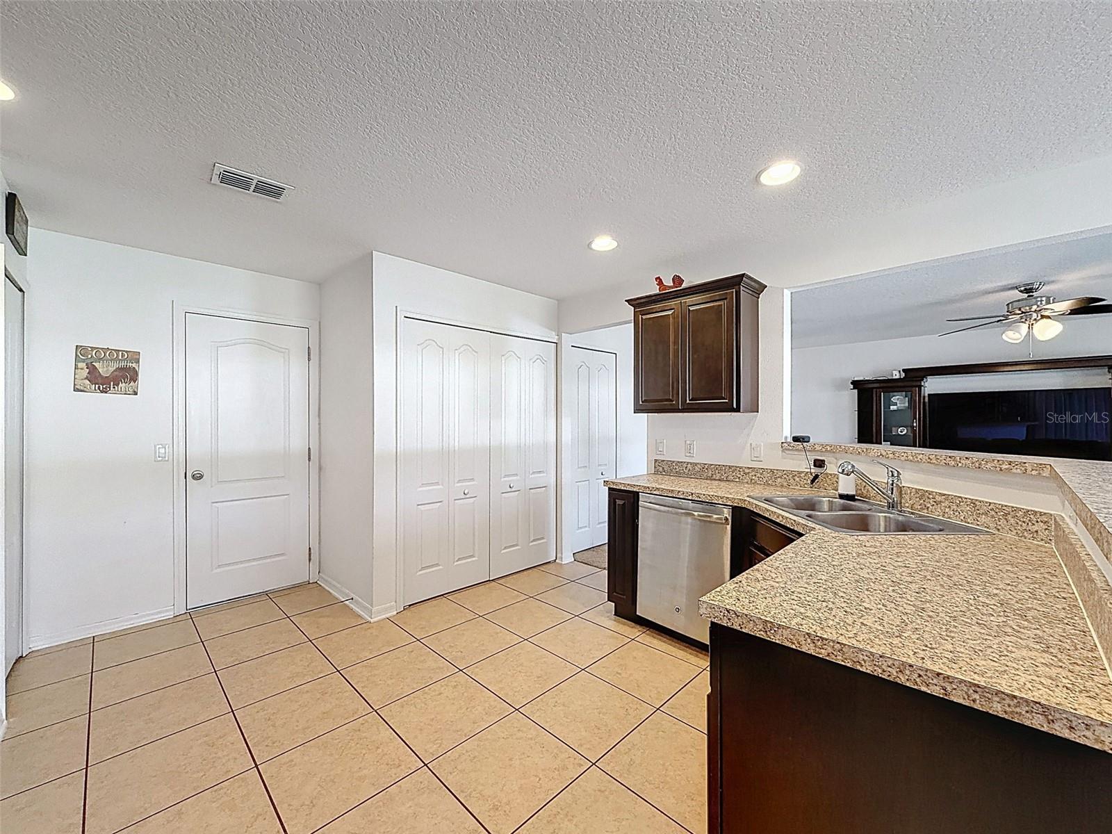 ABBEY GLEN I A-E - Residential