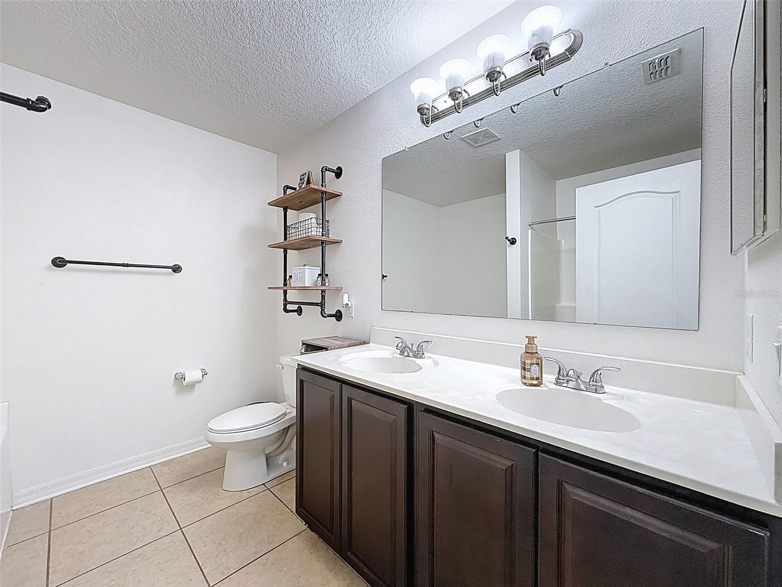 ABBEY GLEN I A-E - Residential