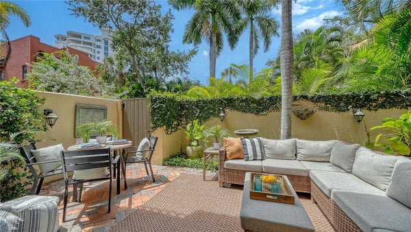 1513 OAK ST APT 18, SARASOTA, FL 34236 - Image 94da28e7f86e5d62dea7d193760e5fd6/4259769948