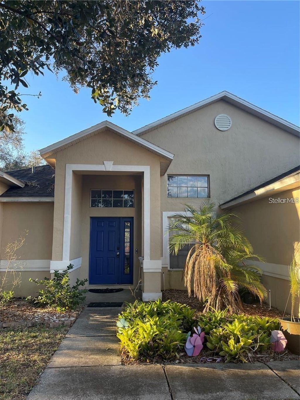 Photo of 519 Thousand Oaks Boulevard, Davenport, FL 33896 (MLS # O6406976)