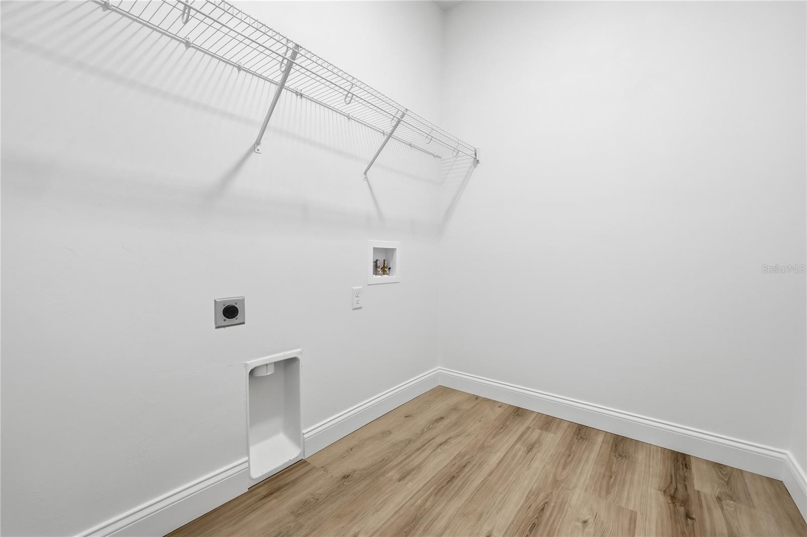 GRAND OAKS AT TOWER - Residential