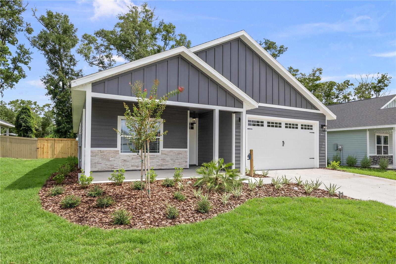 GRAND OAKS AT TOWER - Residential