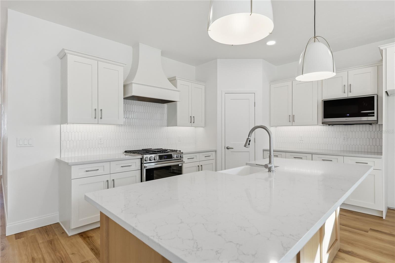 GRAND OAKS AT TOWER - Residential