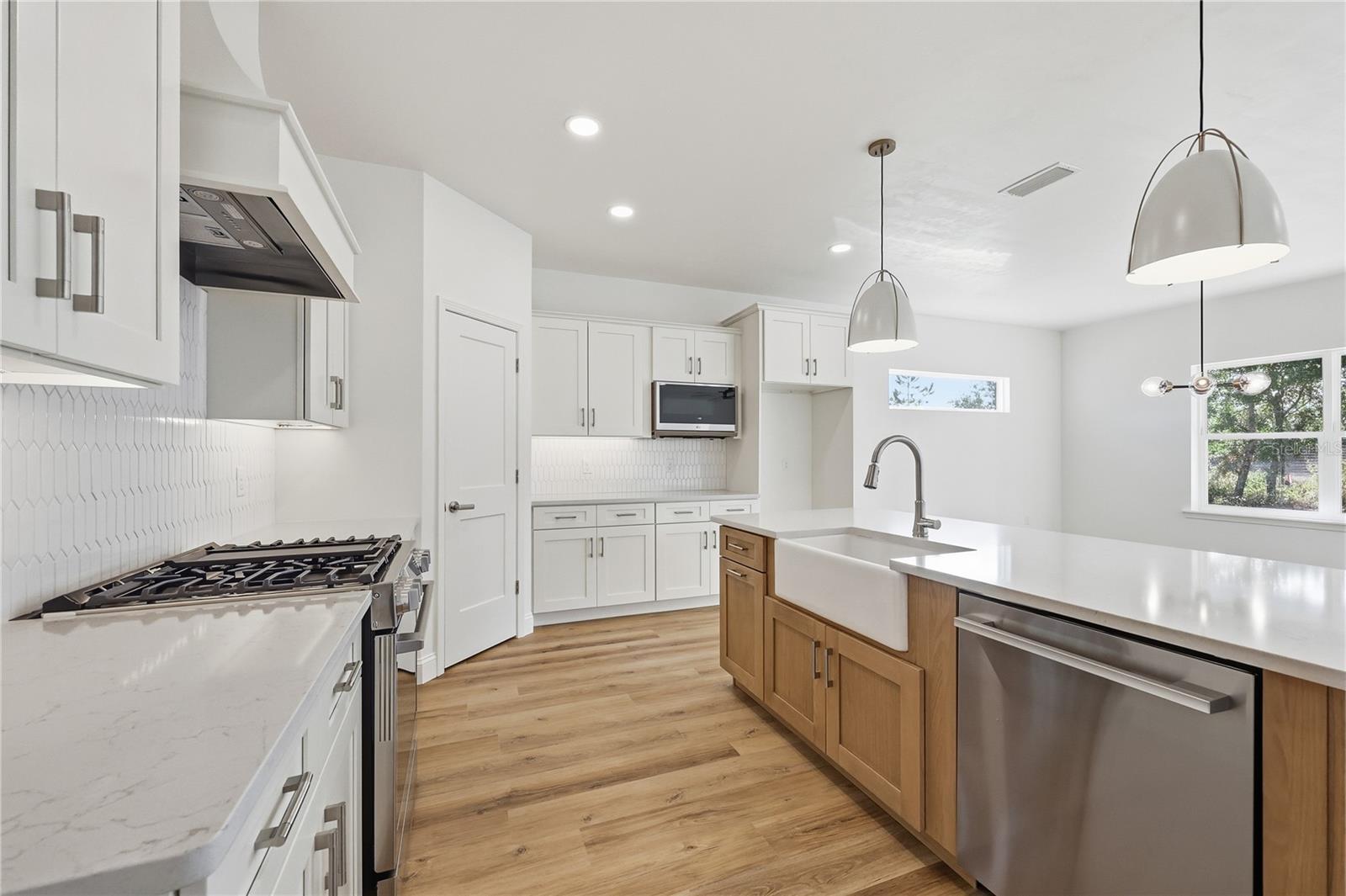 GRAND OAKS AT TOWER - Residential