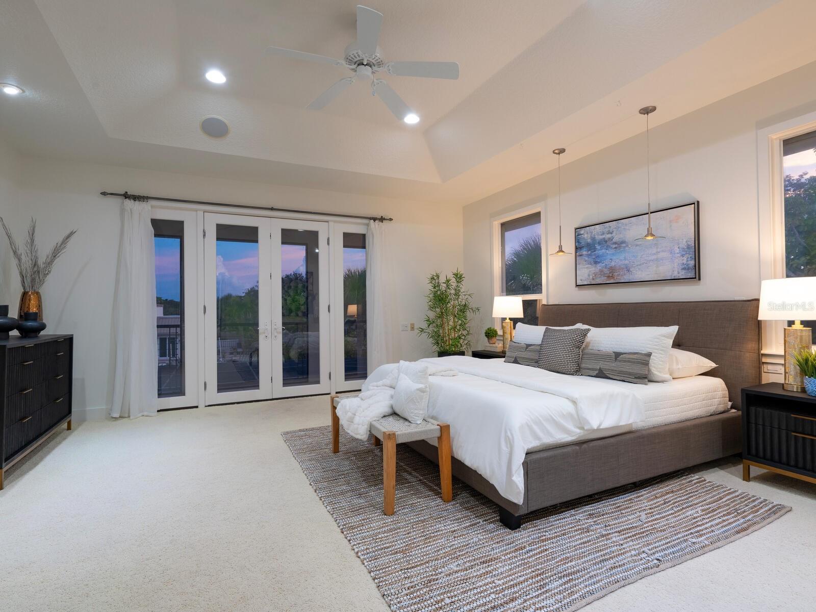 SIESTA ISLES - Residential