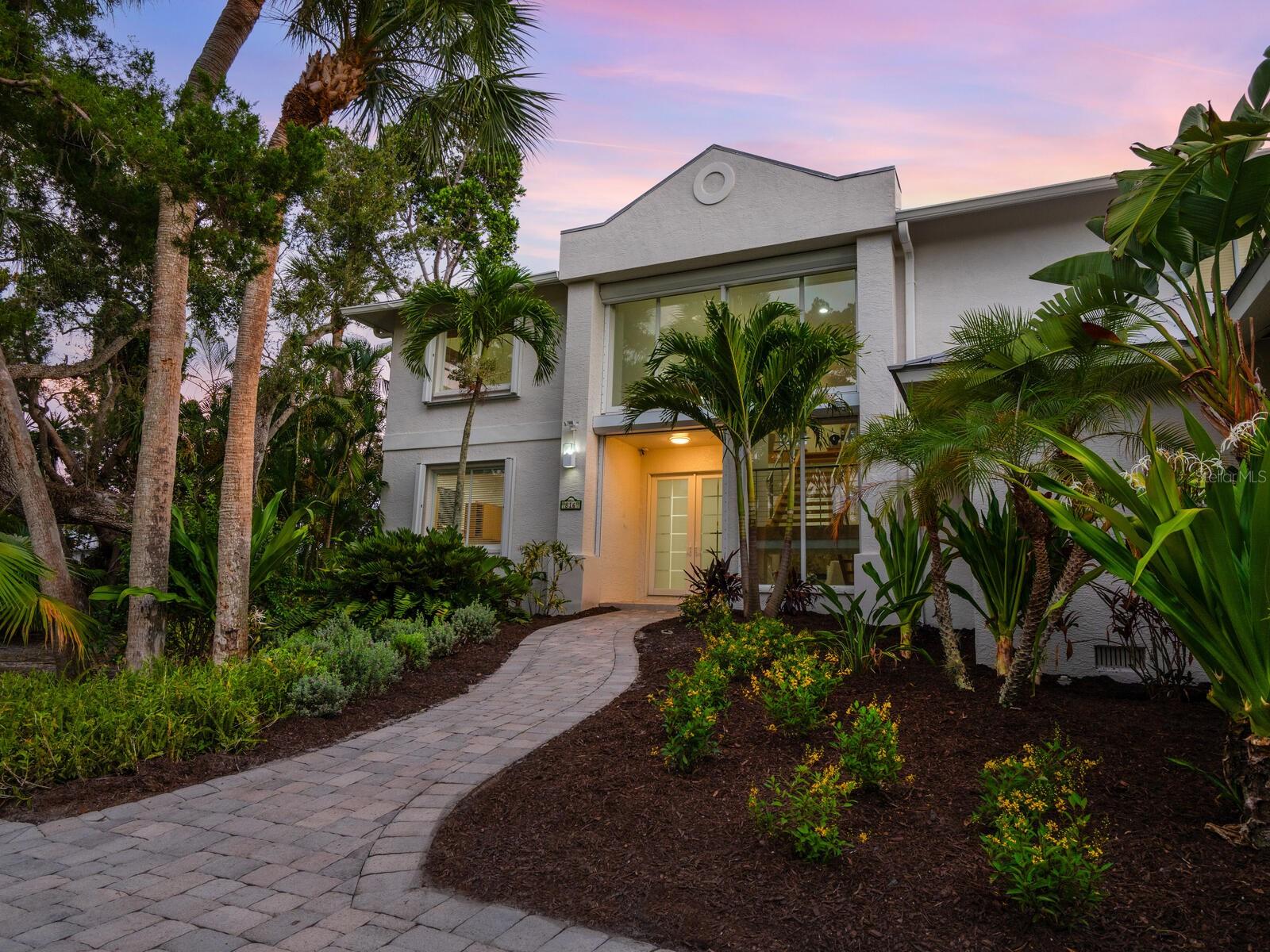 SIESTA ISLES - Residential