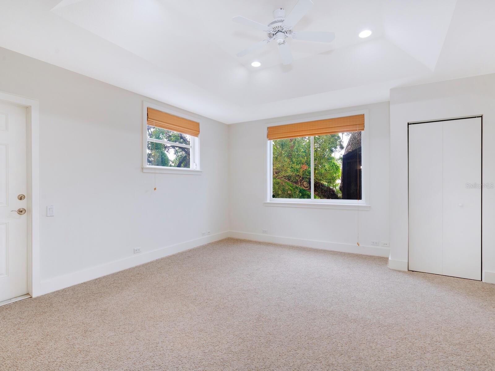 SIESTA ISLES - Residential