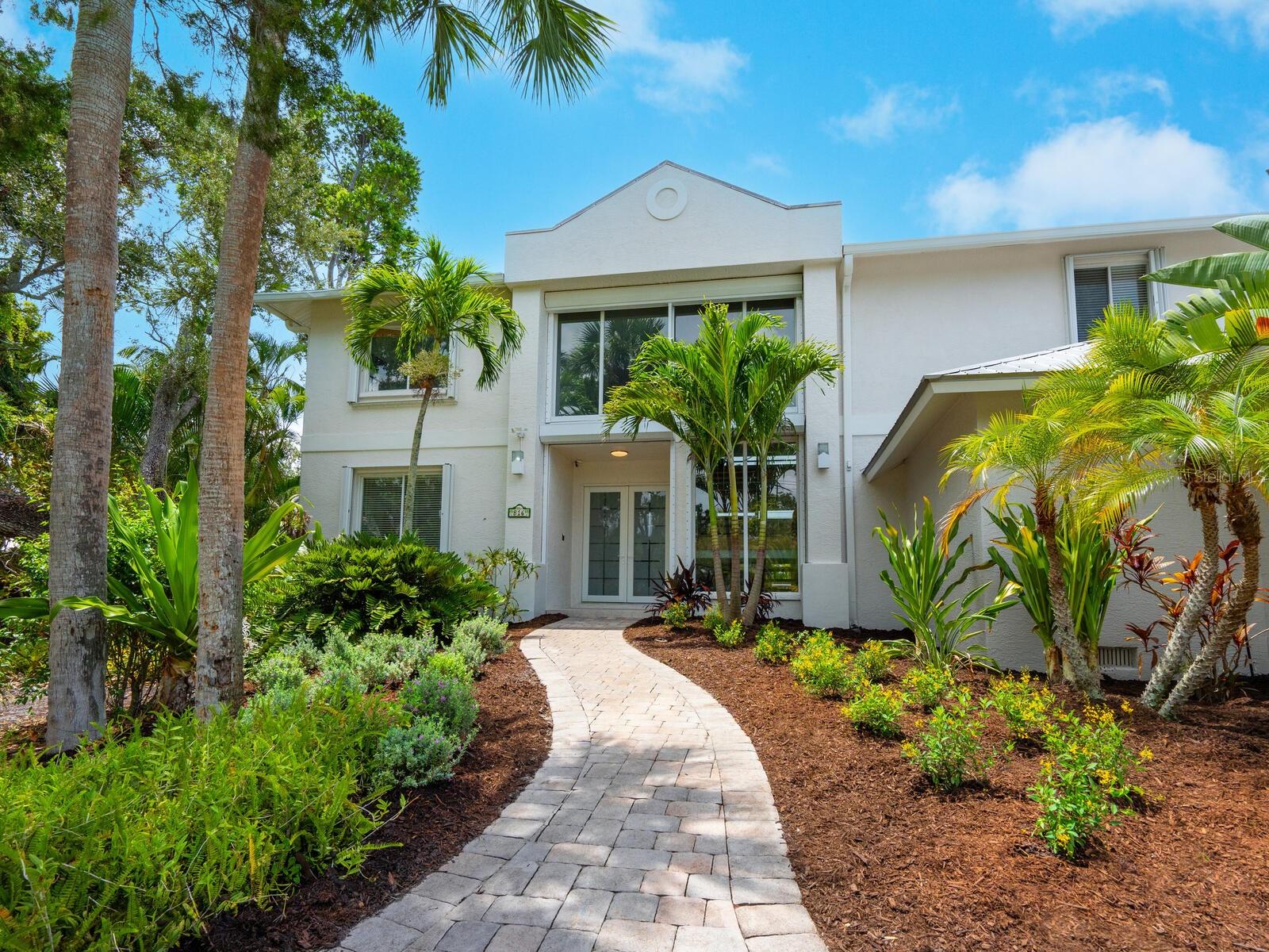 SIESTA ISLES - Residential