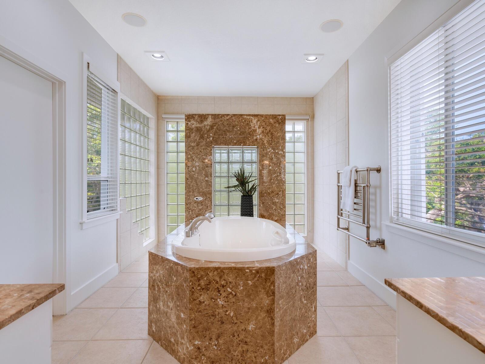 SIESTA ISLES - Residential