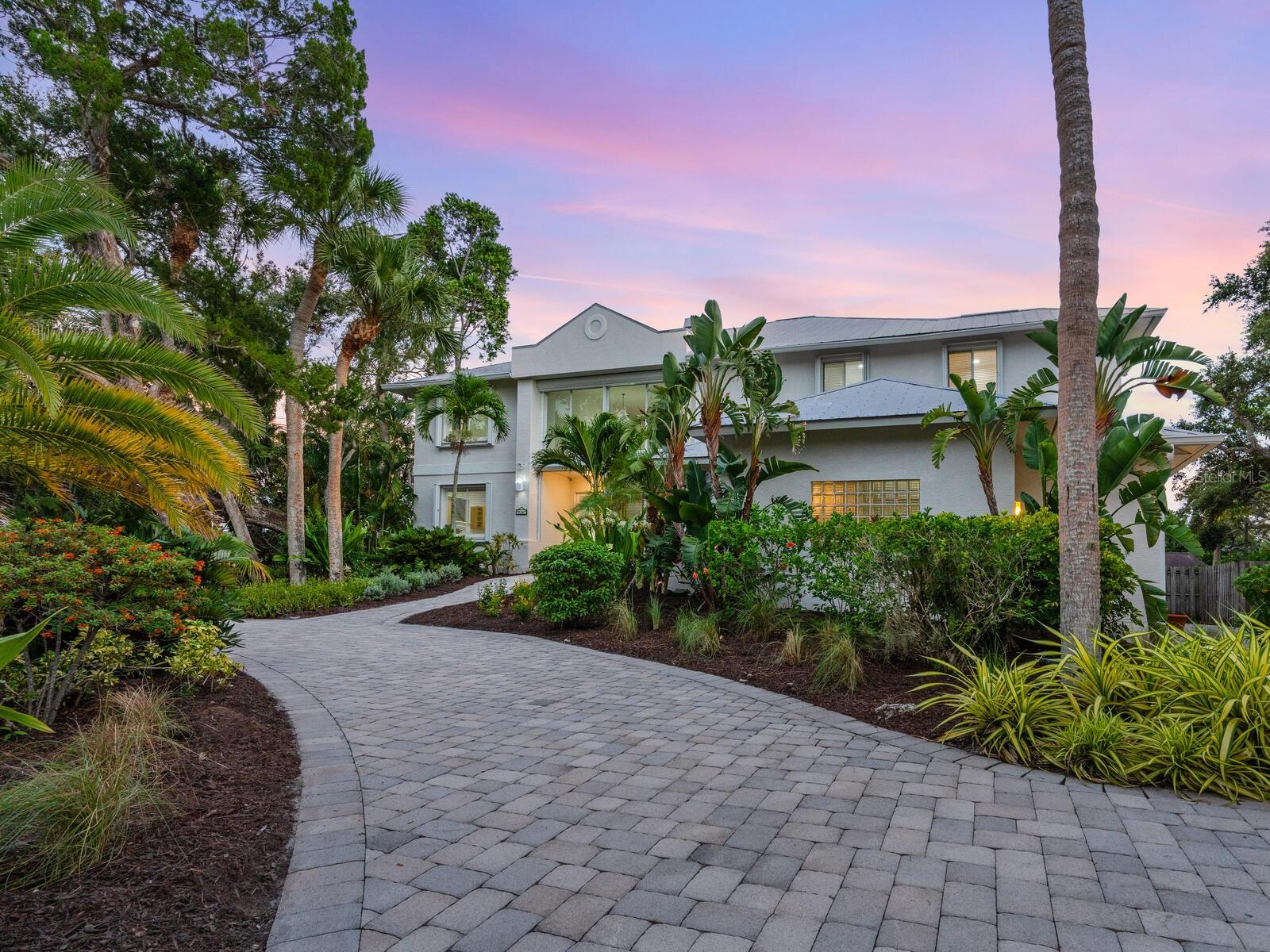 SIESTA ISLES - Residential