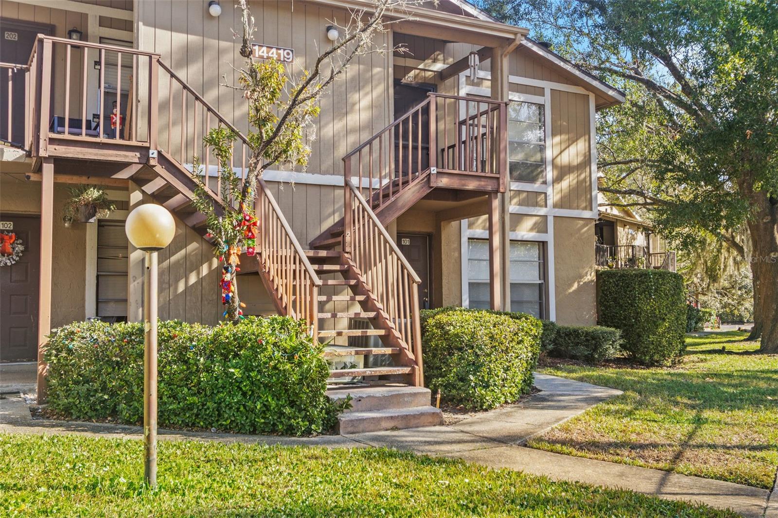 THE OAKS UNIT VII A CONDOMINIU - Residential Lease