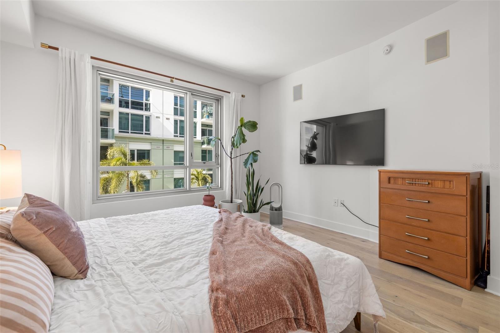 THE PLACE AT CHANNELSIDE A CON - Residential