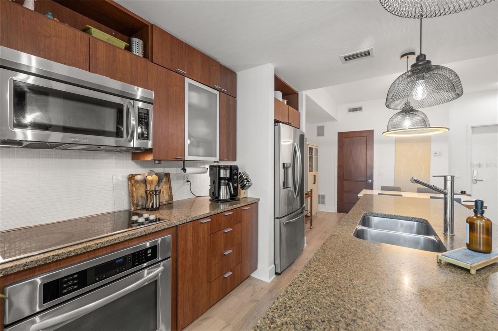 THE PLACE AT CHANNELSIDE A CON - Residential