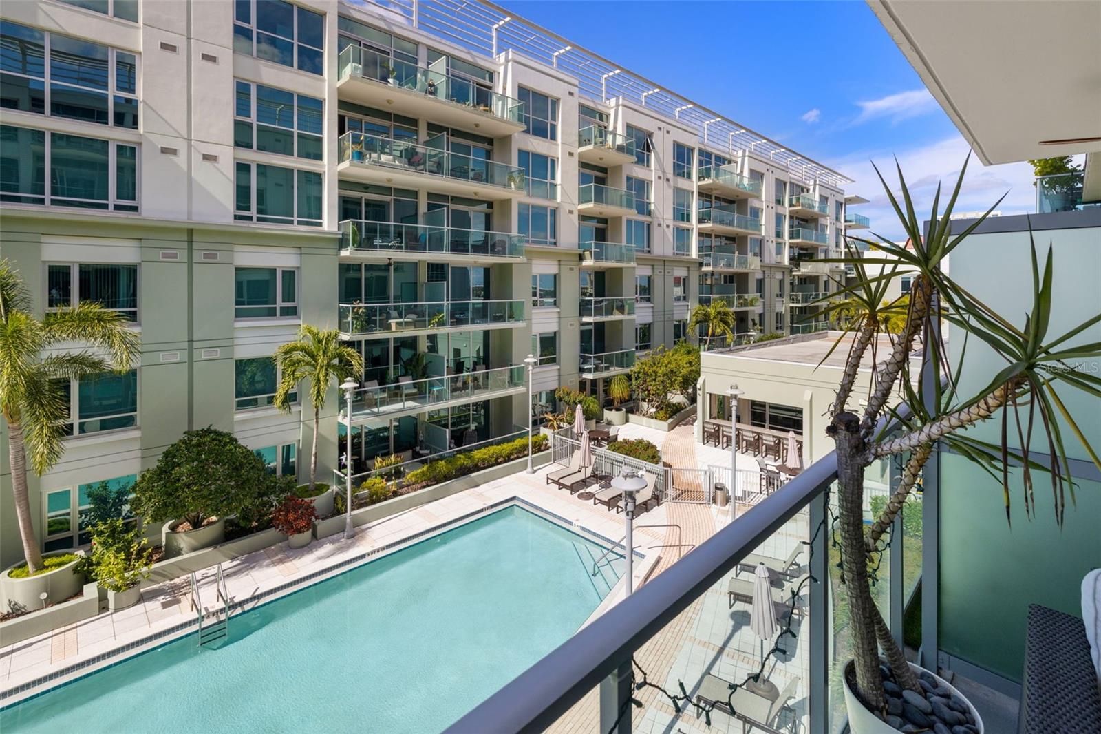 THE PLACE AT CHANNELSIDE A CON - Residential