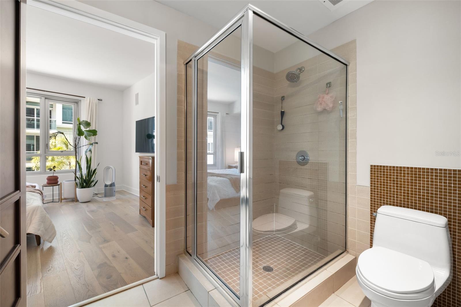 THE PLACE AT CHANNELSIDE A CON - Residential