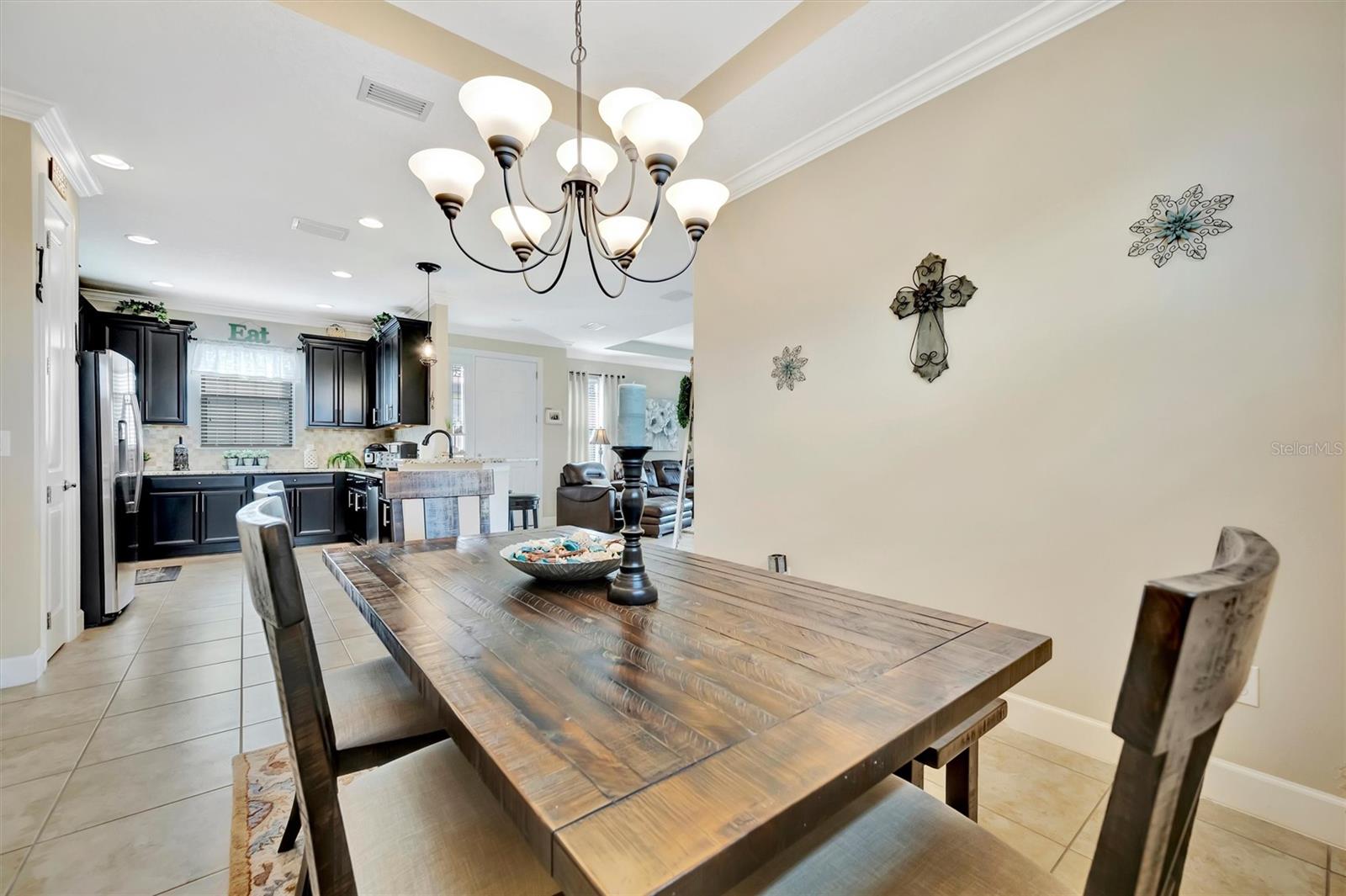 ARTISAN LAKES ESPLANADE PH II - Residential