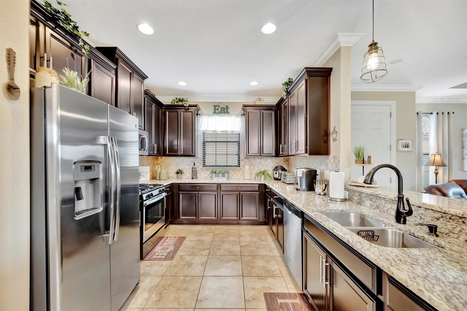 ARTISAN LAKES ESPLANADE PH II - Residential