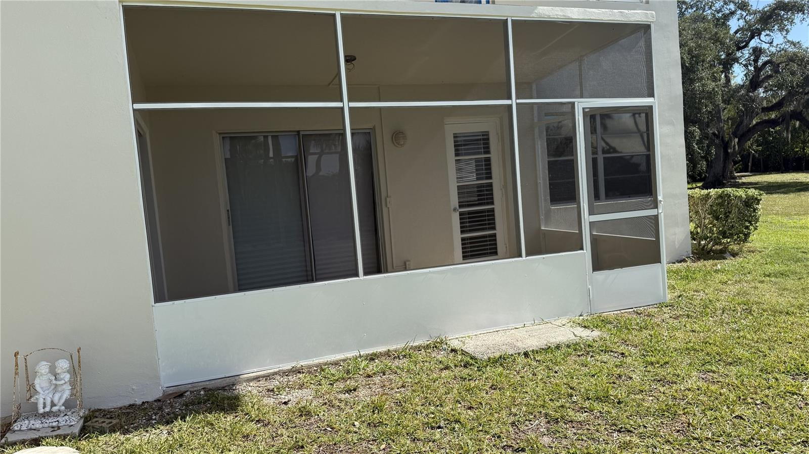 CAPE SHORES APT - Residential