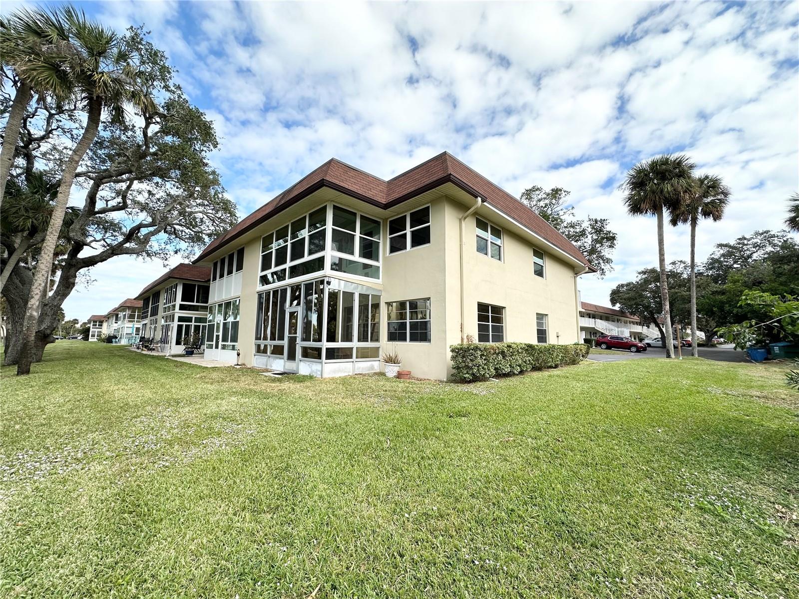 CAPE SHORES APT - Residential