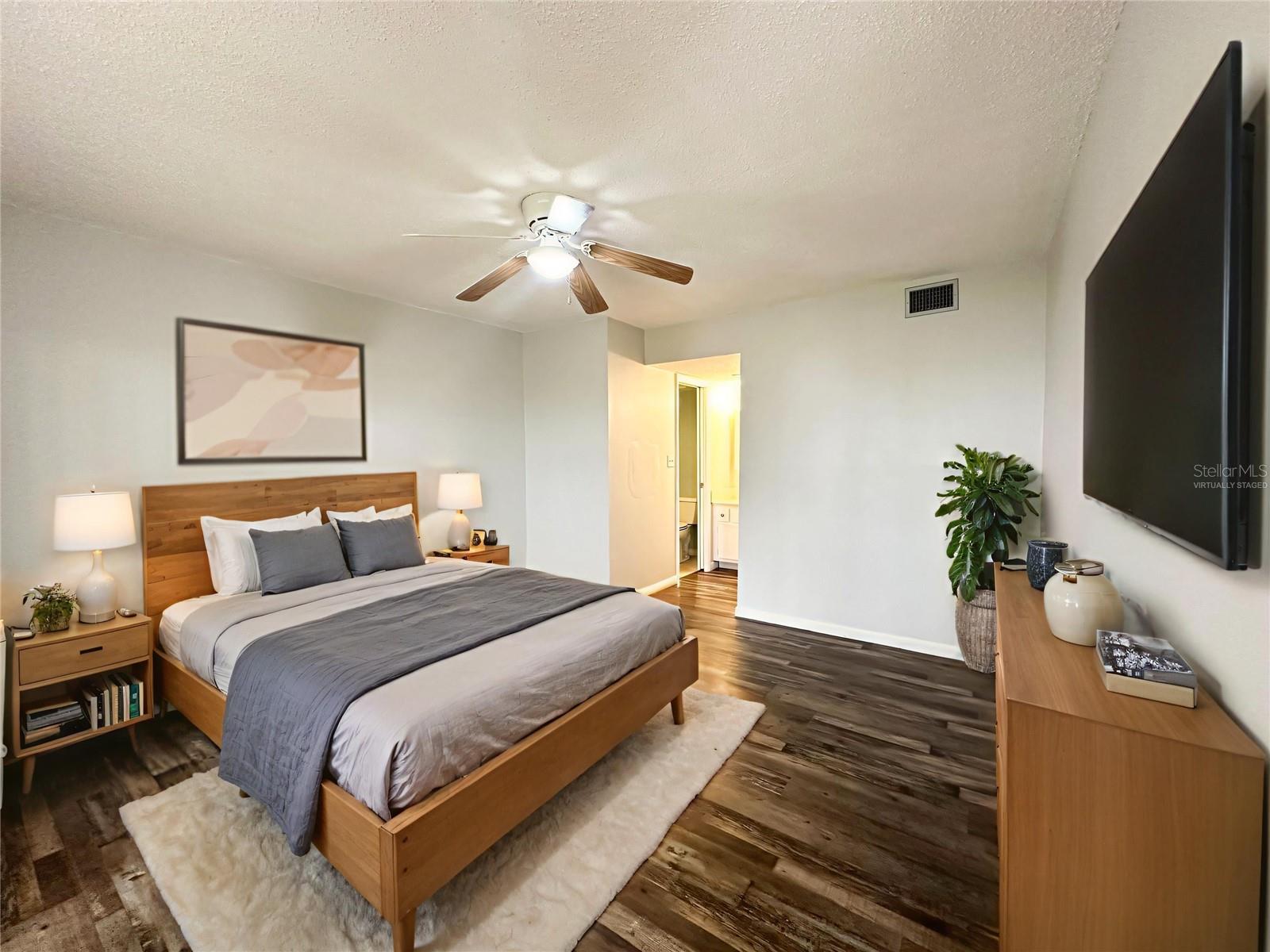 CAPE SHORES APT - Residential