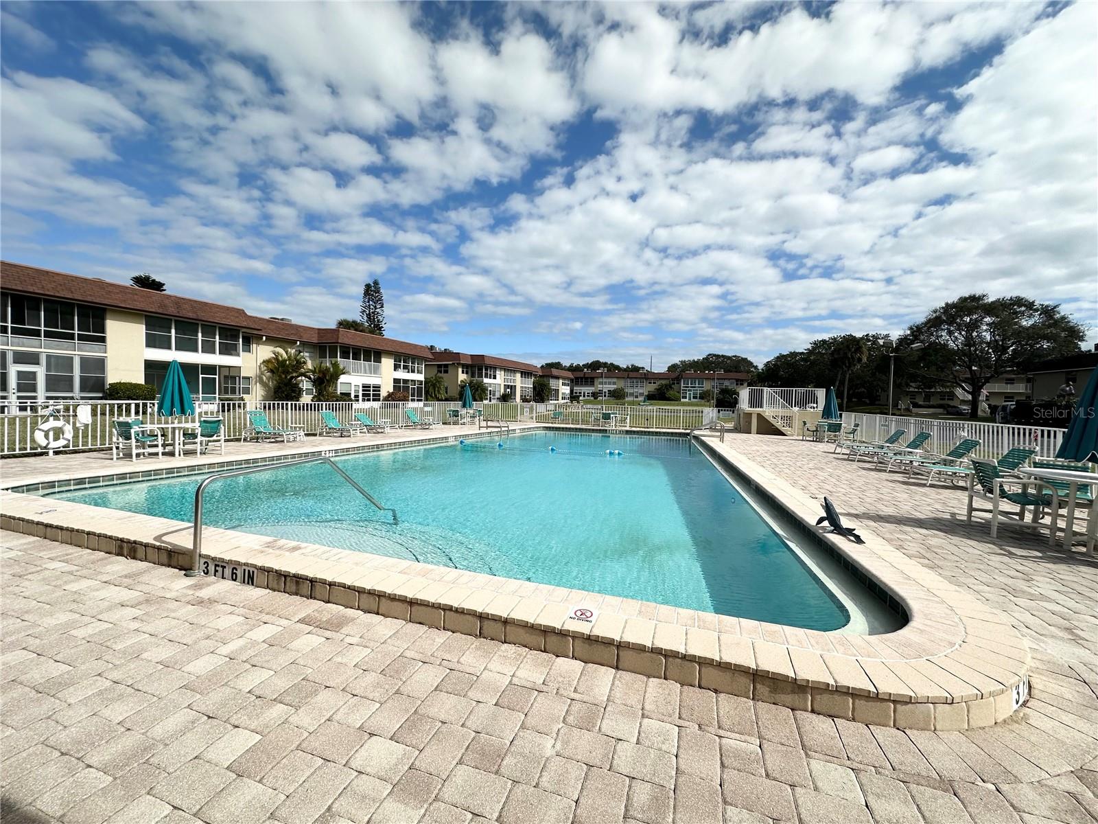 CAPE SHORES APT - Residential