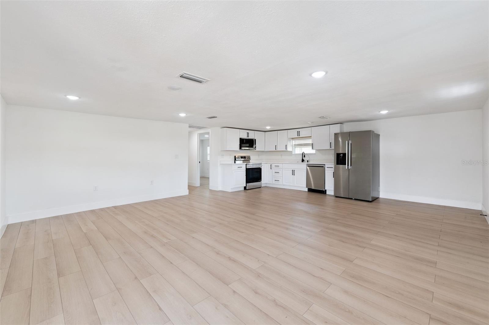 HAZEL CREST - Residential