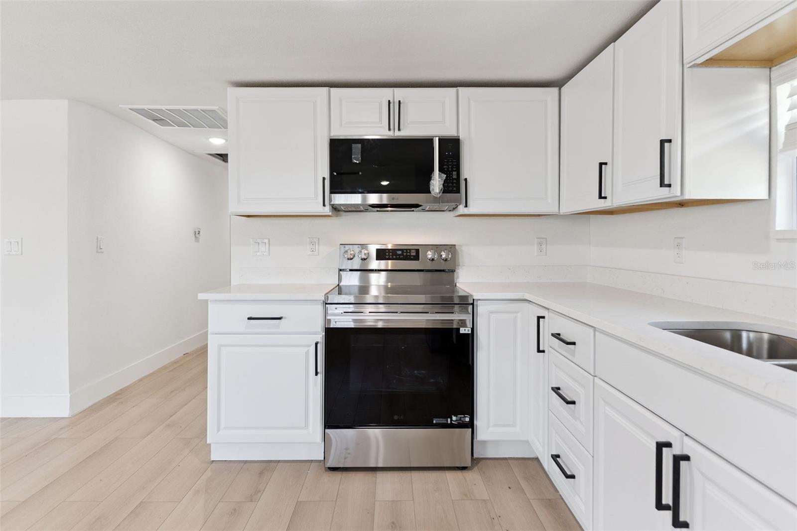 HAZEL CREST - Residential