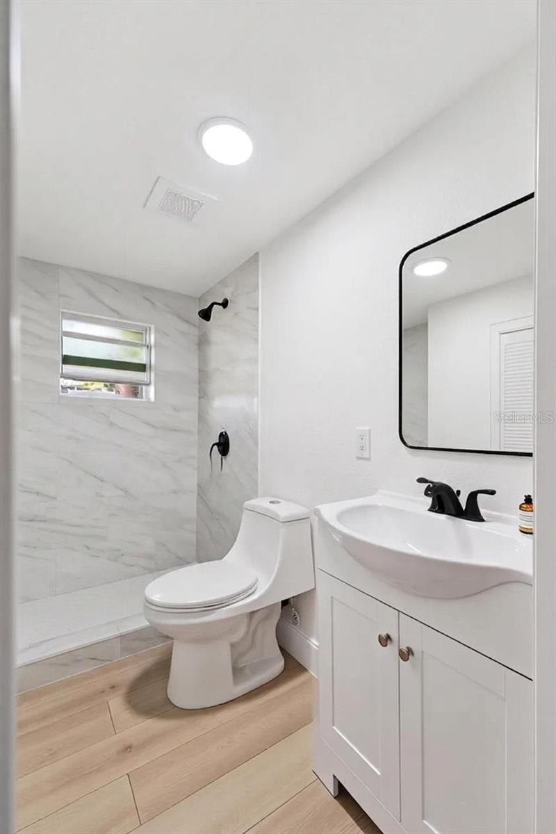 HAZEL CREST - Residential