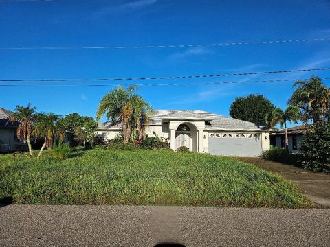Photo of 2141 Peterborough Road, Punta Gorda, FL 33983 (MLS # TB8432130)