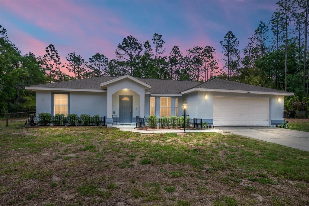 Photo of 8125 SW 130th Terrace, Dunnellon, FL 34432 (MLS # OM724152)