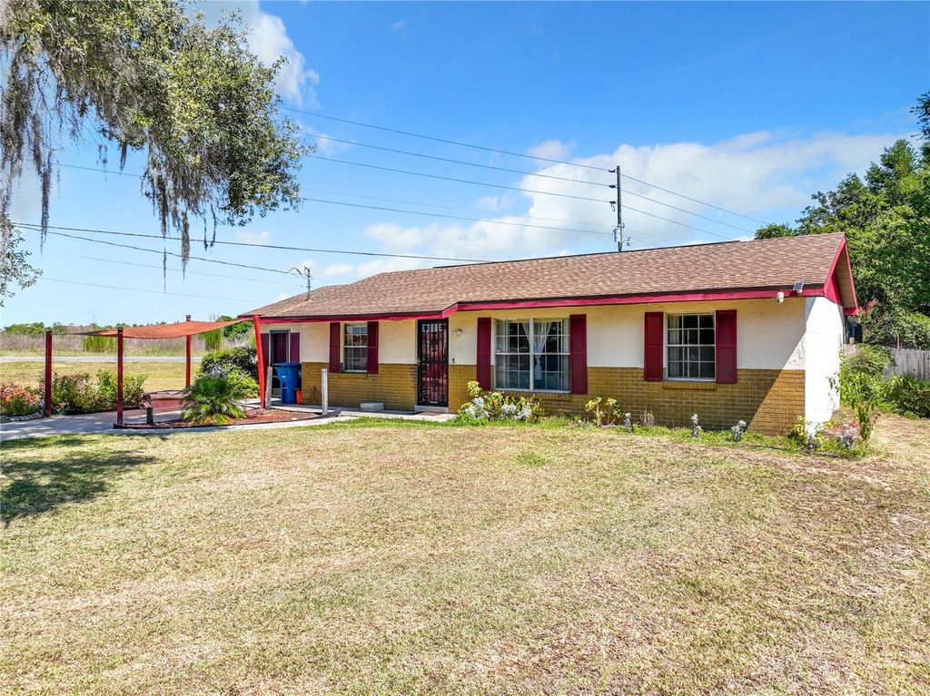 Photo of 33243 Pennsylvania Avenue, Dade City, FL 33523 (MLS # T3531102)