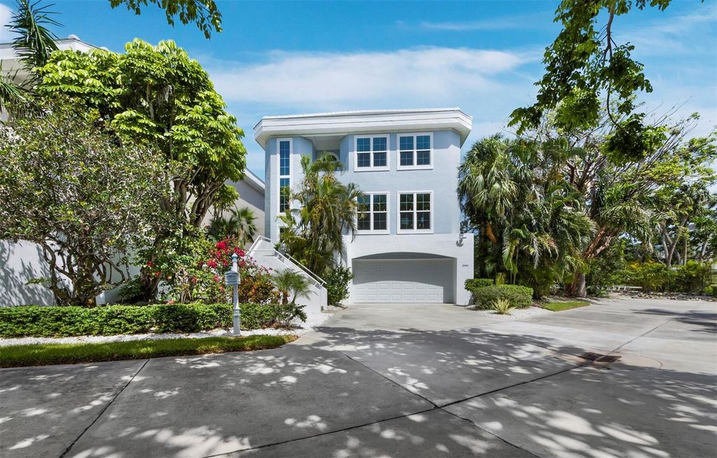 Photo of 3959 Somerset Drive, Sarasota, FL 34242 (MLS # A4667520)