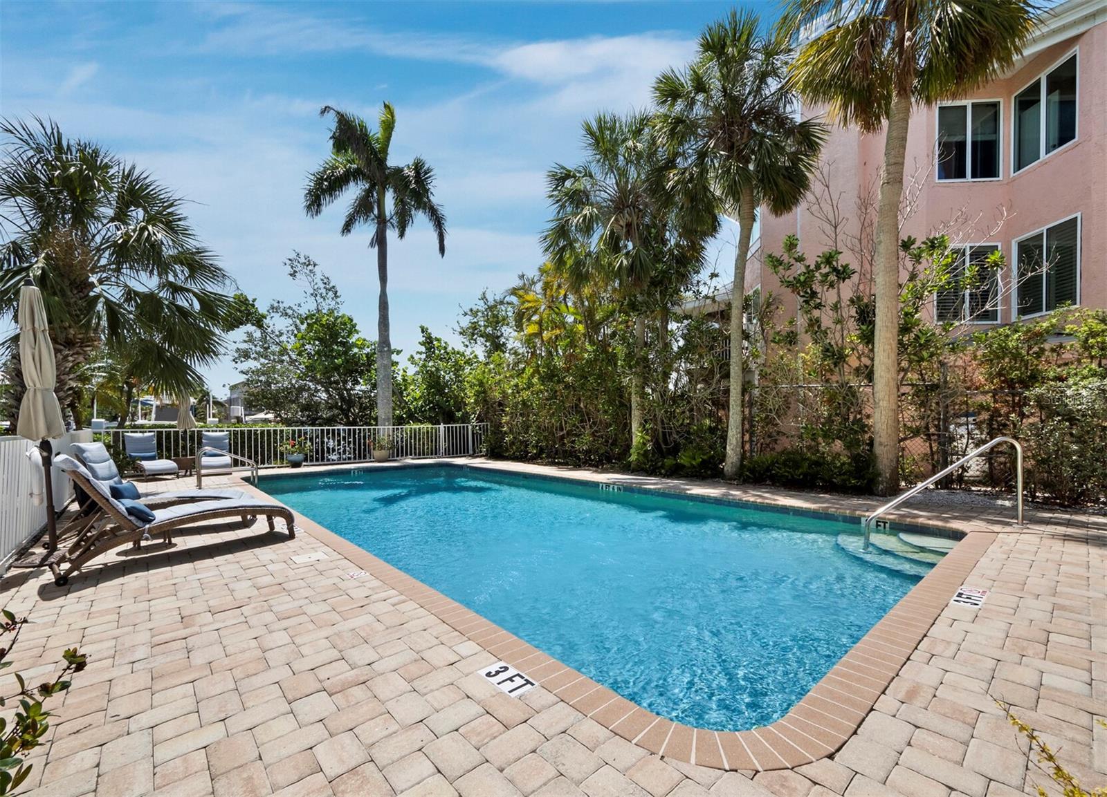 SOMERSET COVE - Residential