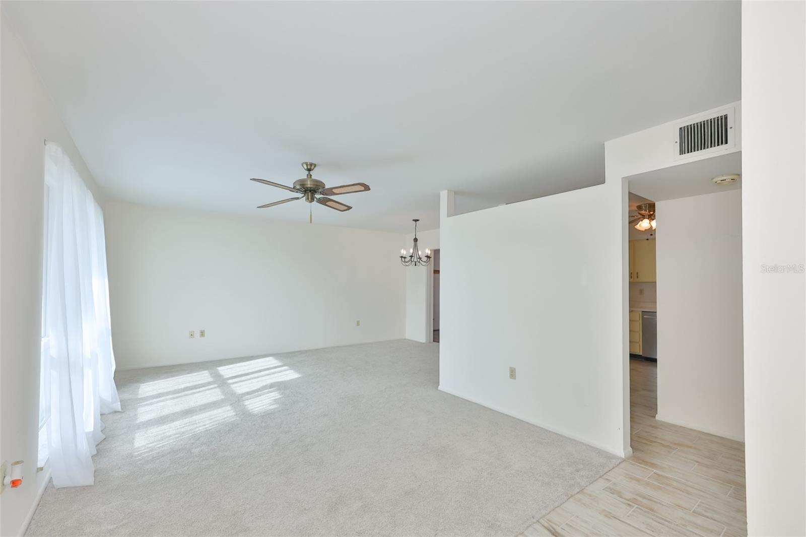DEL WEBBS SUN CITY FLORIDA UN - Residential