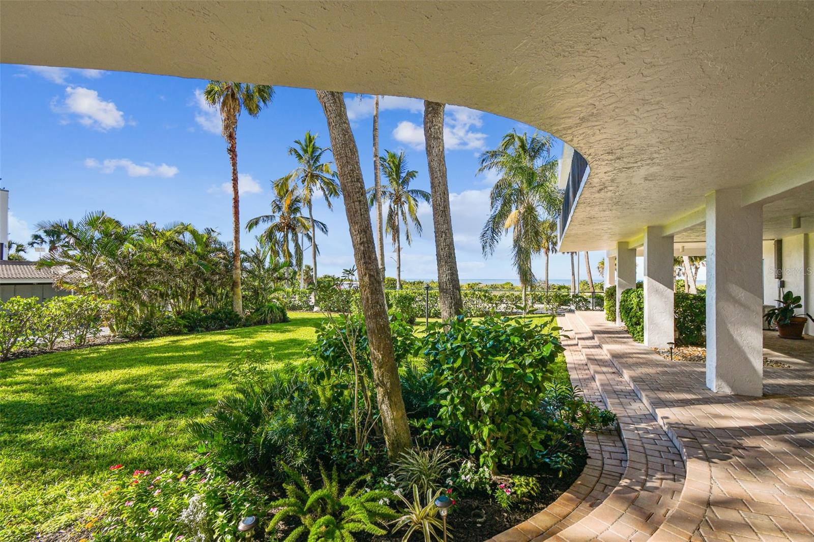 ST ARMAND TOWERS - Residential Lease