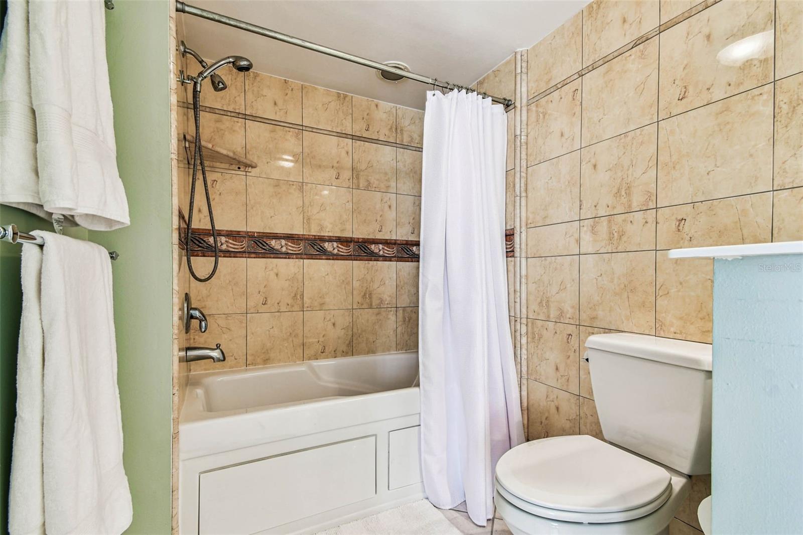 ST ARMAND TOWERS - Residential Lease