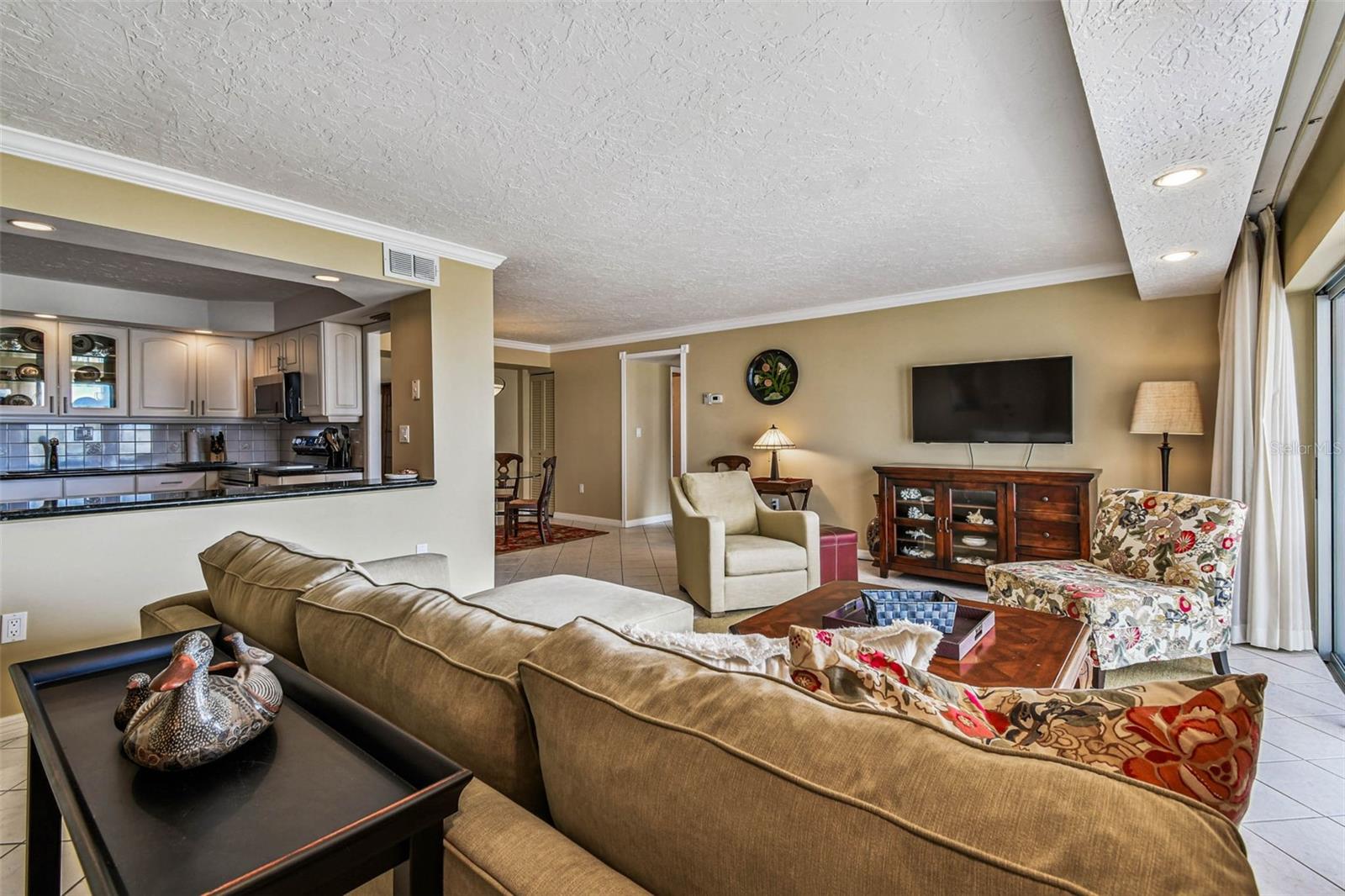 ST ARMAND TOWERS - Residential Lease