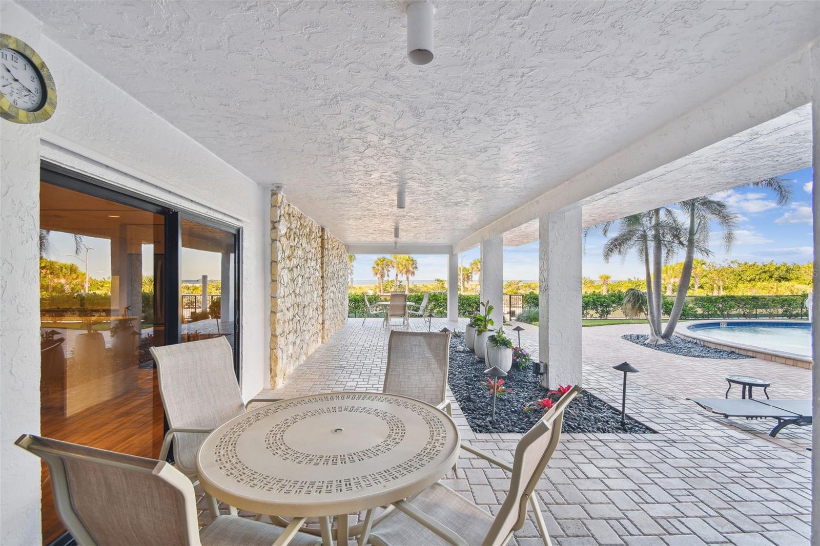 ST ARMAND TOWERS - Residential Lease