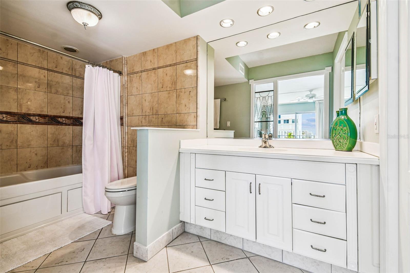 ST ARMAND TOWERS - Residential Lease