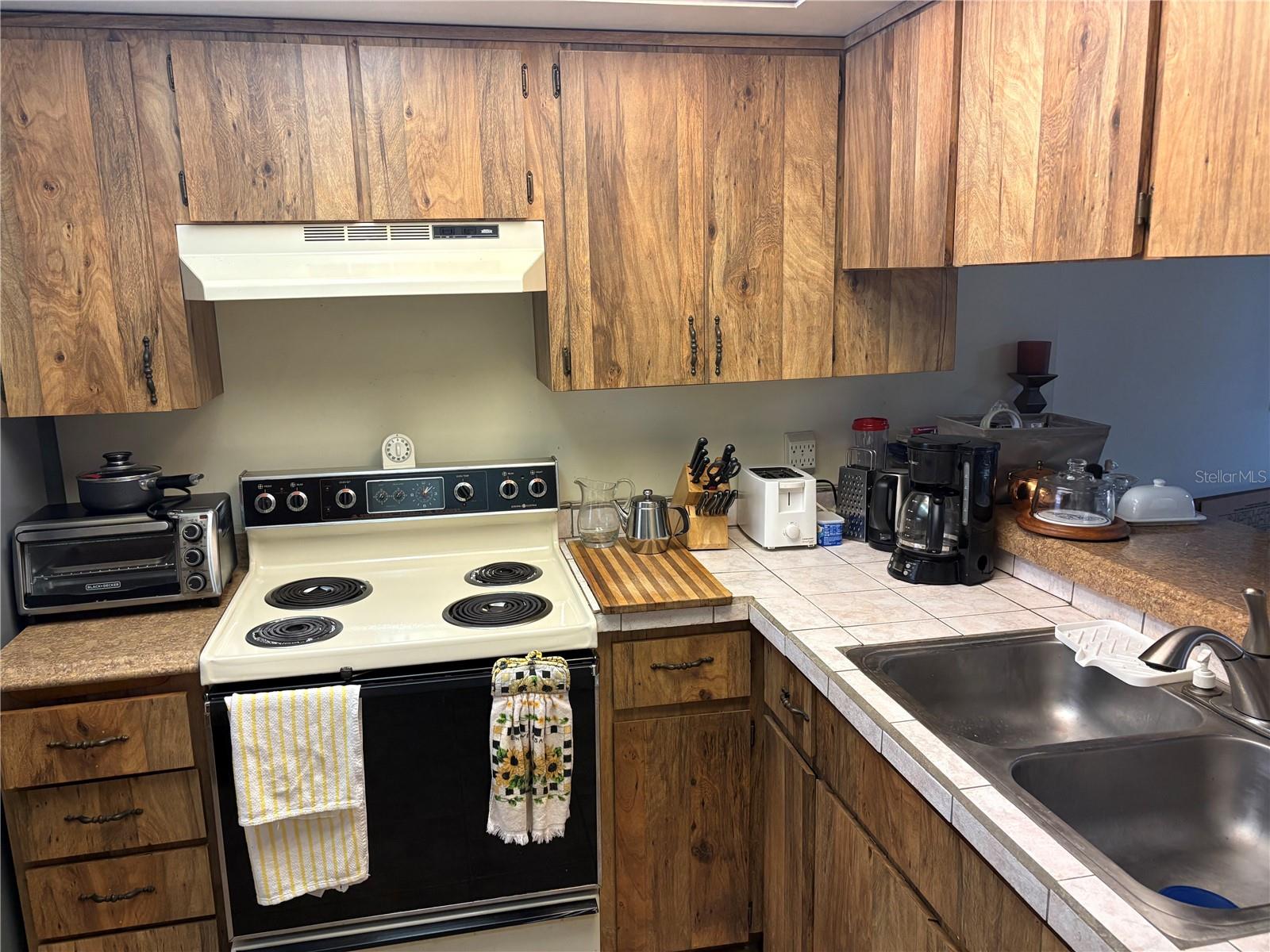 VILLAS OF SUNSET GROVE - Residential