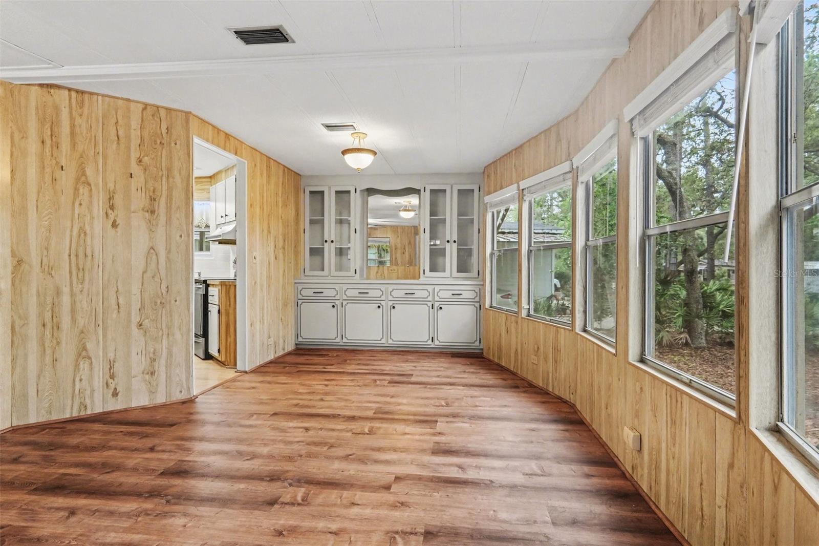 FOREST THE - Residential