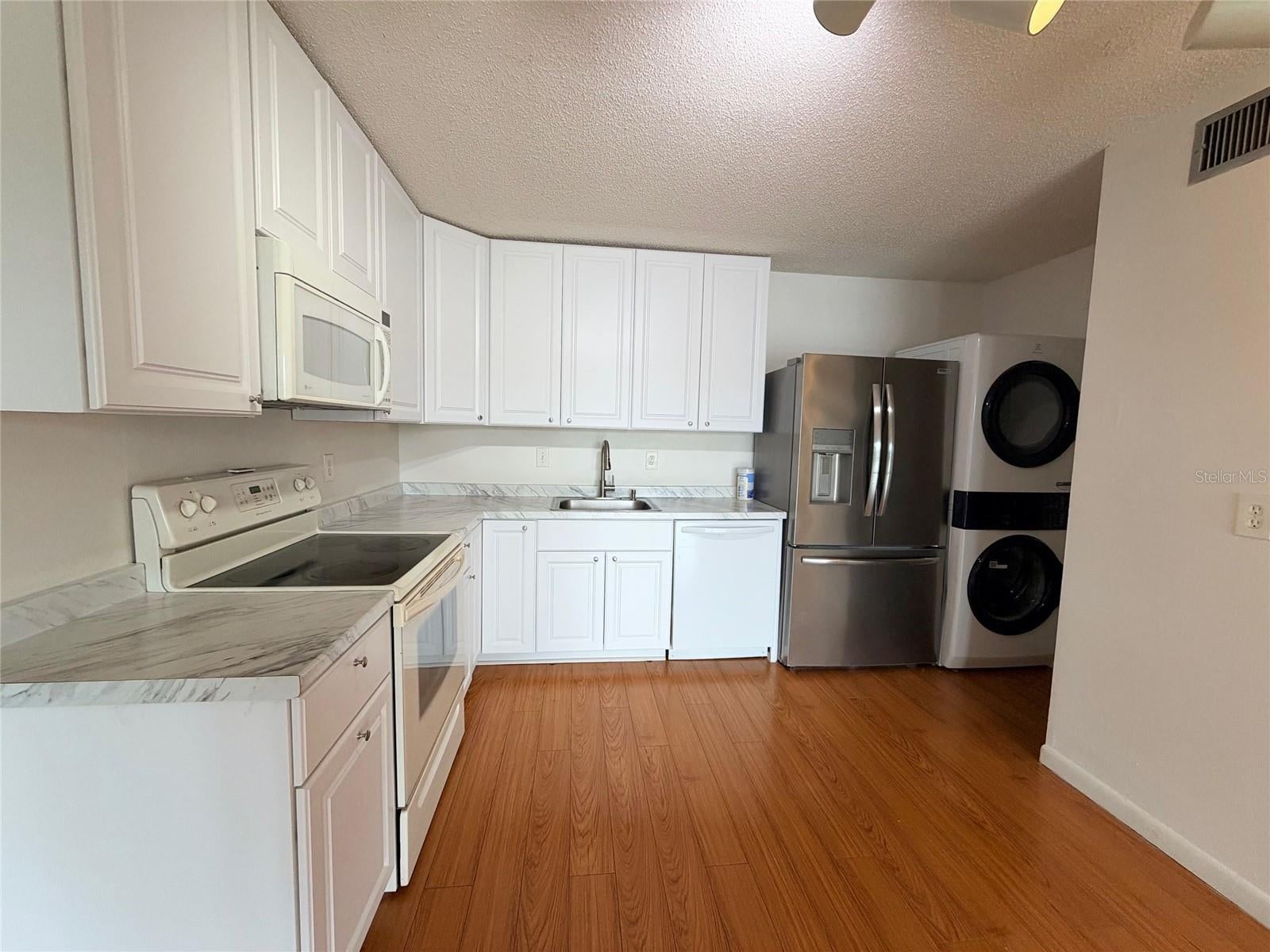8209 SUN SPRING CIRCLE 73
