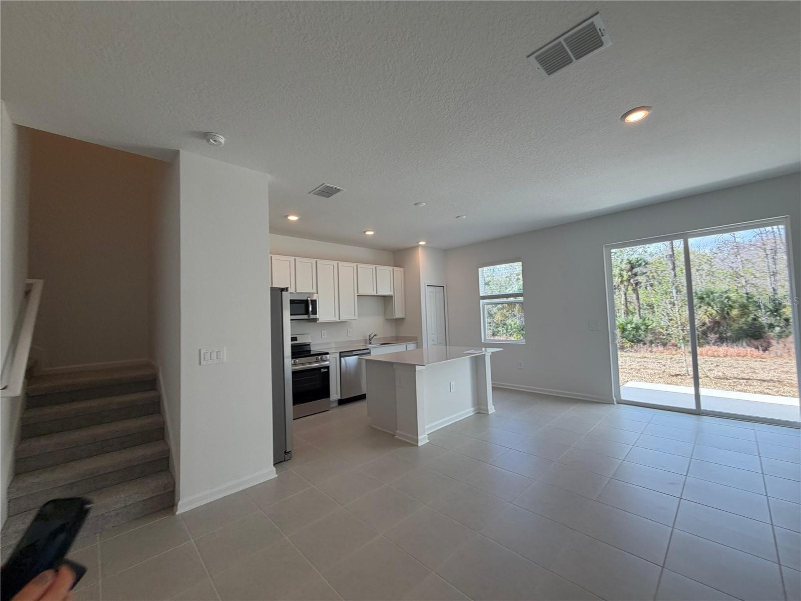 WESTVIEW 22 TH - Residential Lease